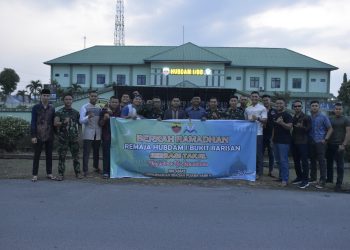 INDAHNYA BERBAGI DENGAN SESAMA, REMAJA HUBDAM I/BB BAGI TAKJIL JELANG BUKA PUASA