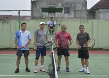 Kahubdam I/BB Kolonel Cke Catur Widiyanto Gelar Olahraga Tenis Lapangan Bersama Para Pejabat Kabalakdam