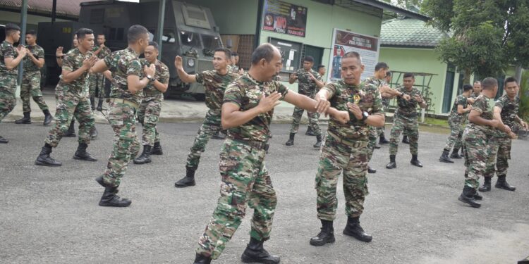Prajurit Hubdam I/BB Laksanakan Beladiri Taktis untuk Jaga Kemampuan dan Fisik Prajurit