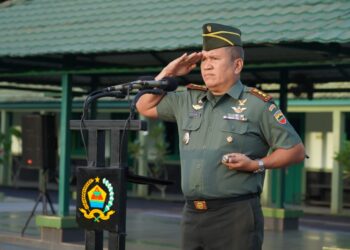 Denhubrem 023/Kawal Samudra Pimpin Upacara di Makorem 023/KS