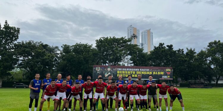 Personel Hubdam I/BB Mengalahkan Staf Umum Makodam I/BB dalam Pertandingan Persahabatan Sepak Bola