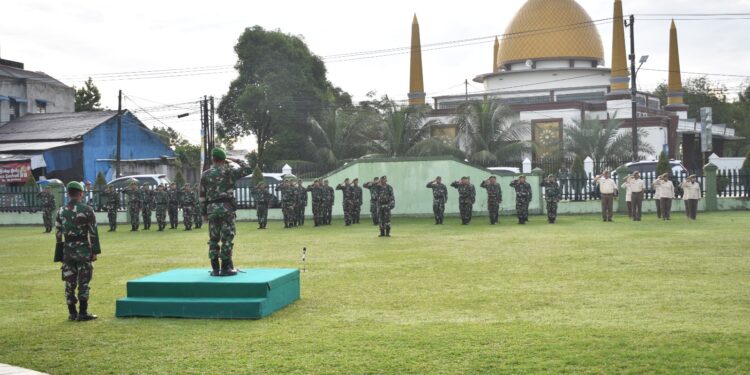 Personel Hubdam  Laksanakan Upacara Mingguan di Lapangan Hijau Mahubdam I/BB
