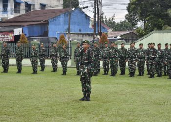 Personel Mahubdam Laksanakan Upacara Bendera Rutin di Lapangan Hijau Mahubdam I/BB
