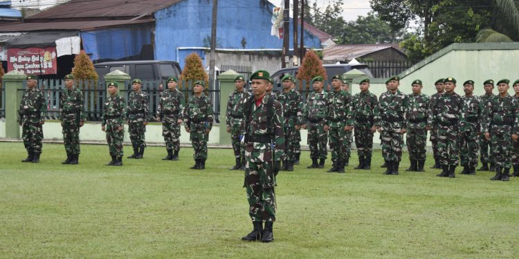 Personel Mahubdam Laksanakan Upacara Bendera Rutin di Lapangan Hijau Mahubdam I/BB