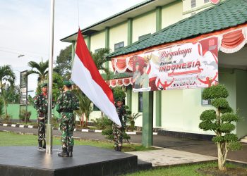 Personel Mahubdam I/BB Gelar Upacara HUT ke-80 RI dengan Khidmat di Lapangan Hijau