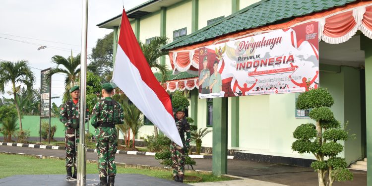 Personel Mahubdam I/BB Gelar Upacara HUT ke-80 RI dengan Khidmat di Lapangan Hijau